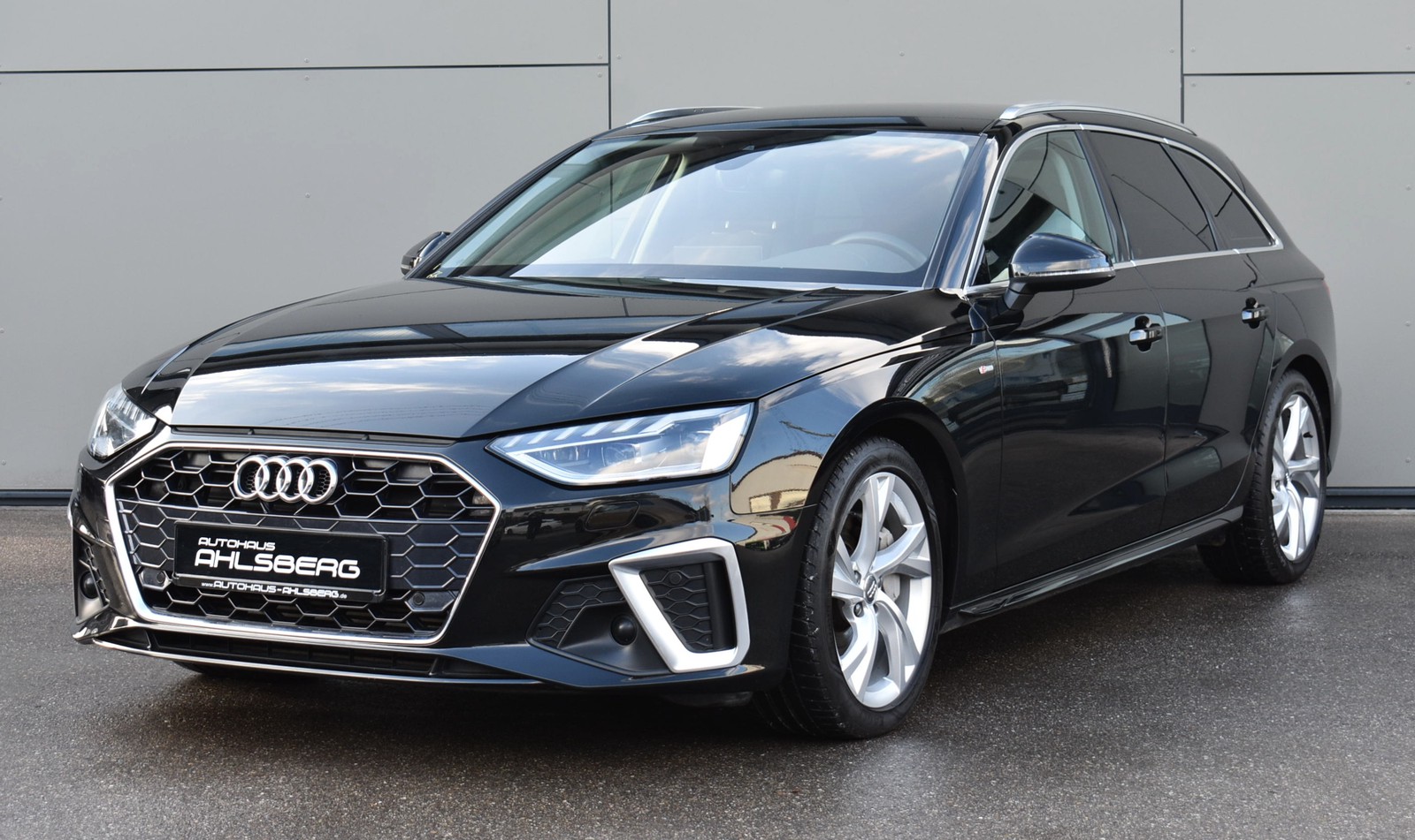 Audi A4 AVANT/S-LINE/ 40 TFSI/ACC/LED/RFK/AHK/NAVI/DAB