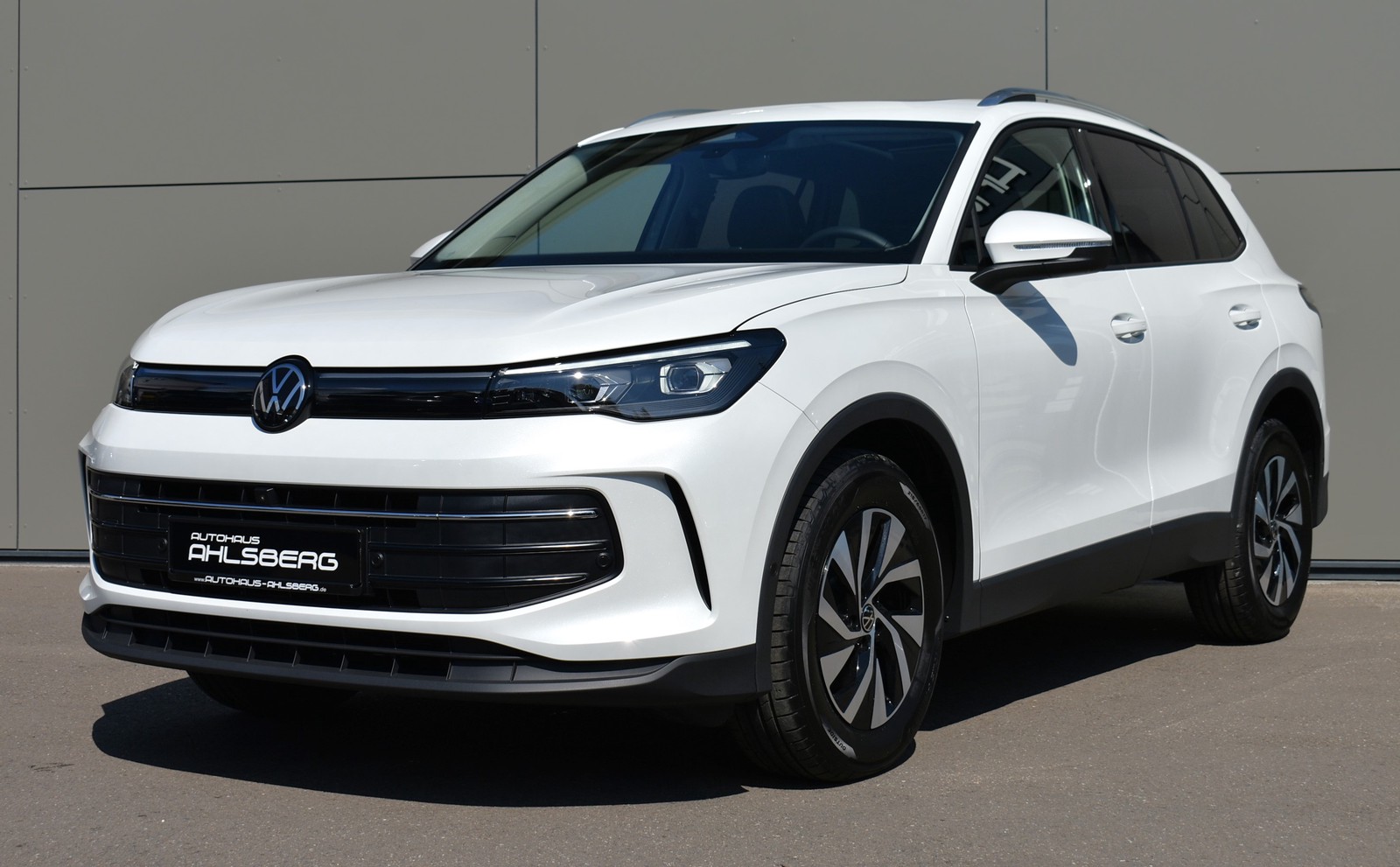 Volkswagen Tiguan 1,5 eTSI Unlimited DSG HD-MATRIX/AHK/PANO/HUD