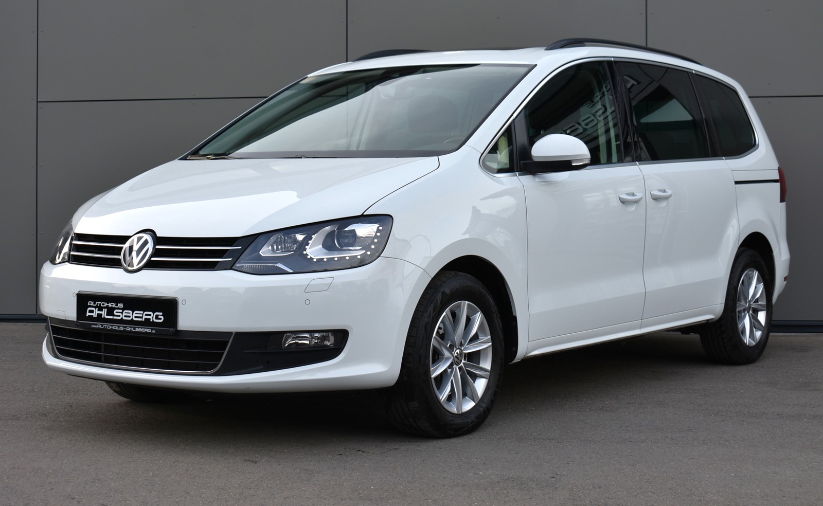 Volkswagen Sharan Comfort TSI 7-SI./BI-XENON/ACC/AHK/PANO/DAB
