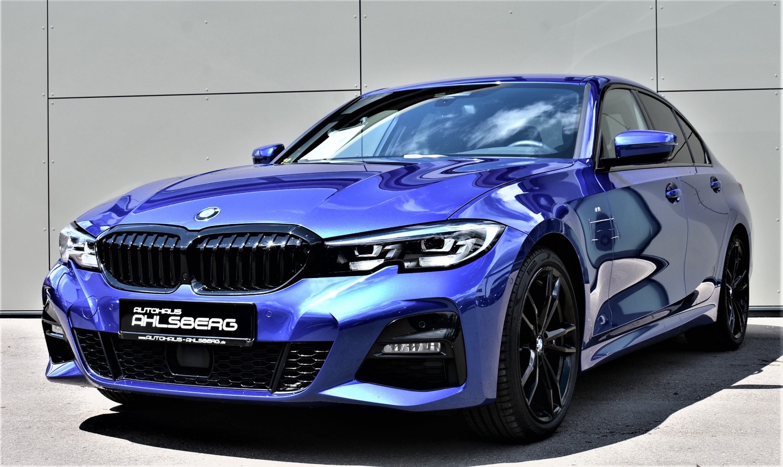 BMW 320d xDrive M Sport Shadow LIVE/LED/STHZ./TEMPO./HIFI/DAB