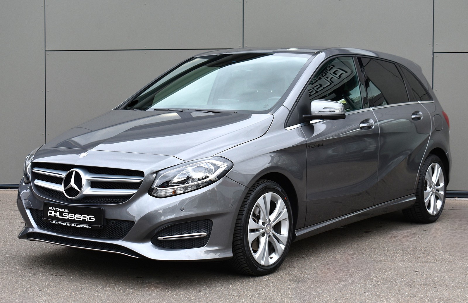 Mercedes-Benz B 180 AHK/NAVI/R.KAMERA/TEMPO./MFL/SHZ