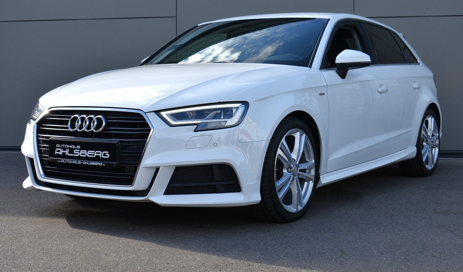 Audi A3 35 TFSI S LINE LED/KEYLESS/PDC/TEMPO./BT/NAVI