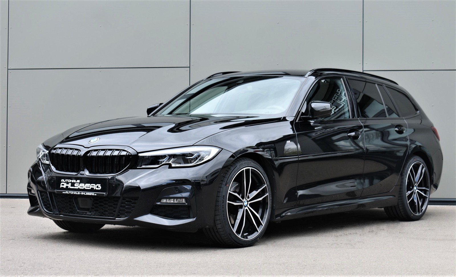 BMW 320 i M Sport Shadow LIVE/PANO/ACC/LASER/HUD/AHK