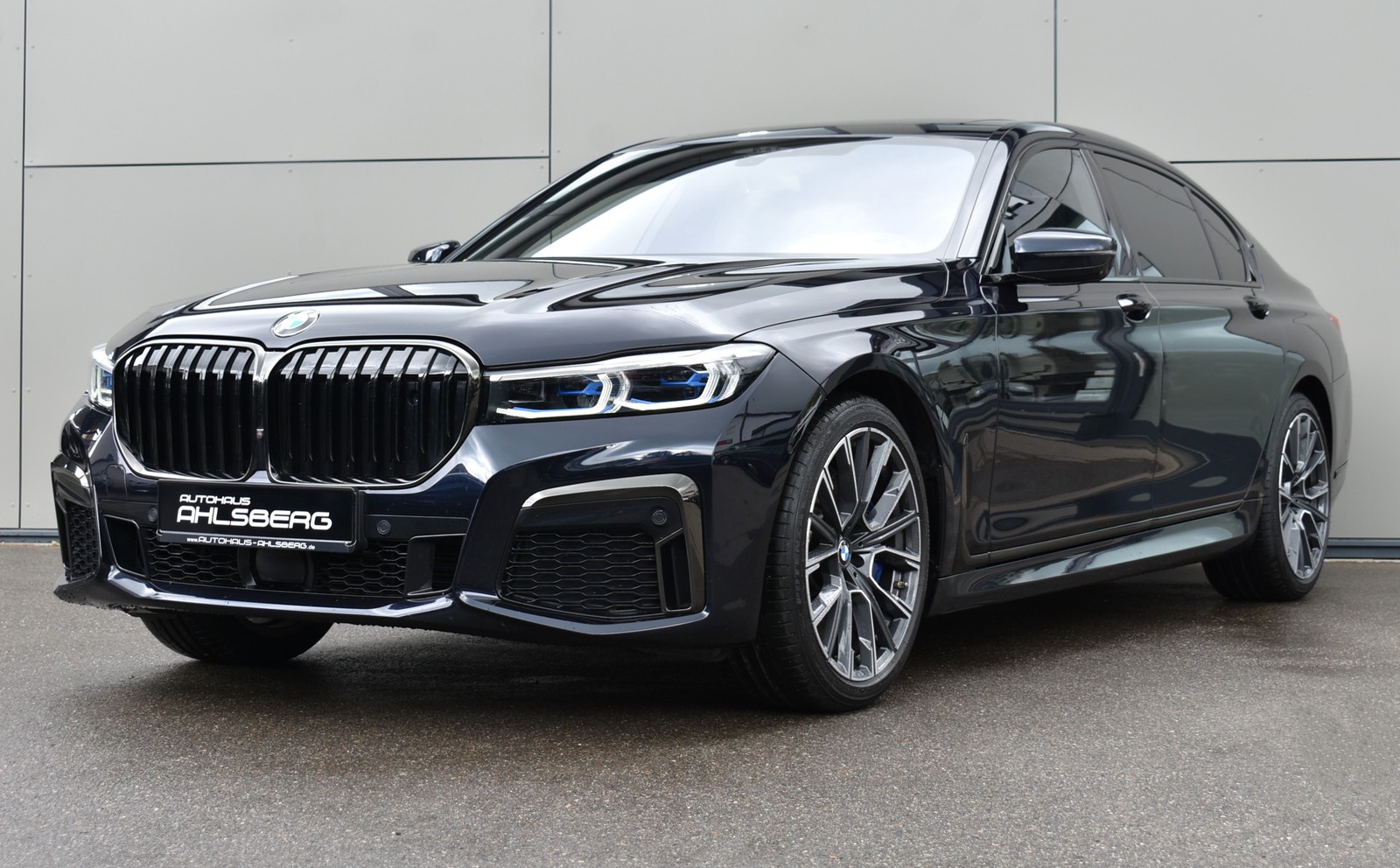 BMW 740 XD Lang VIP M Sport Shadow HUD/LASER/MASSA./STHZ/B&W/PANO/TV