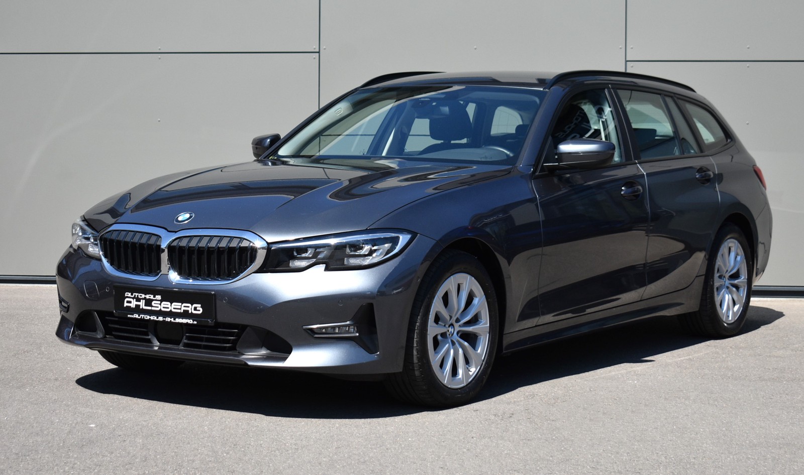 BMW 320 d xDrive Steptronic LIVE/ACC/KAMERA/SHZ/DAB/LED
