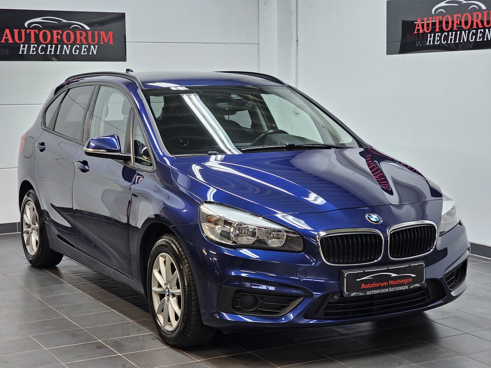 BMW 216 d Active Tourer Automatik Navi AHK E.Heckk.