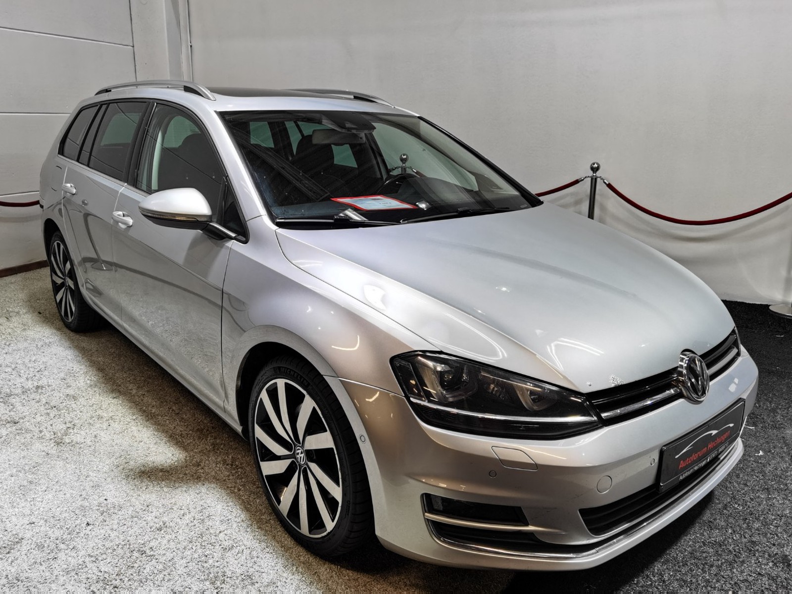 Volkswagen Golf VII Variant Highline BMT PANO DSG LEDER NAVI
