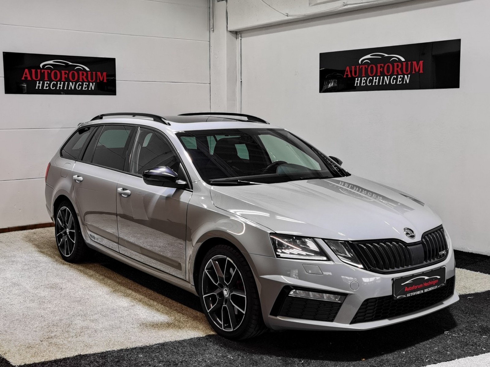 Skoda Octavia RS 2.0 DSG Panorama Keyless ACC Standh.
