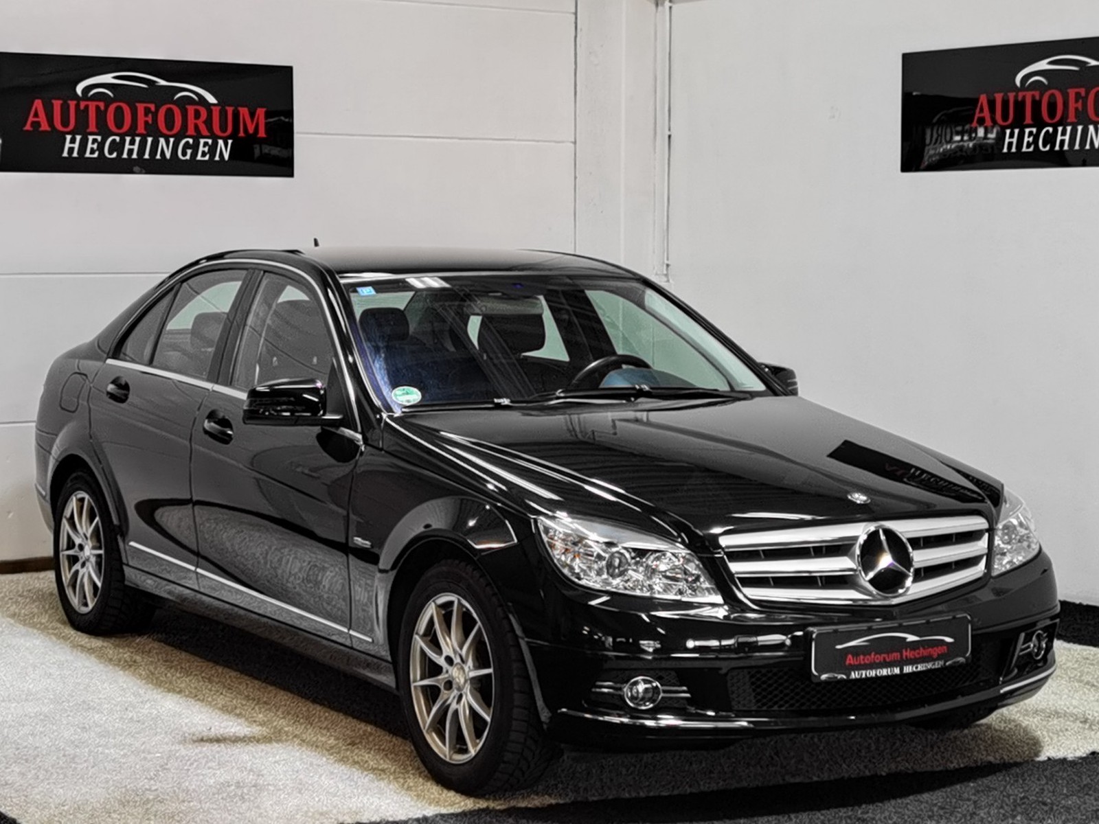 Mercedes-Benz C 180 Automatik Avantgarde Navi Leder AHK