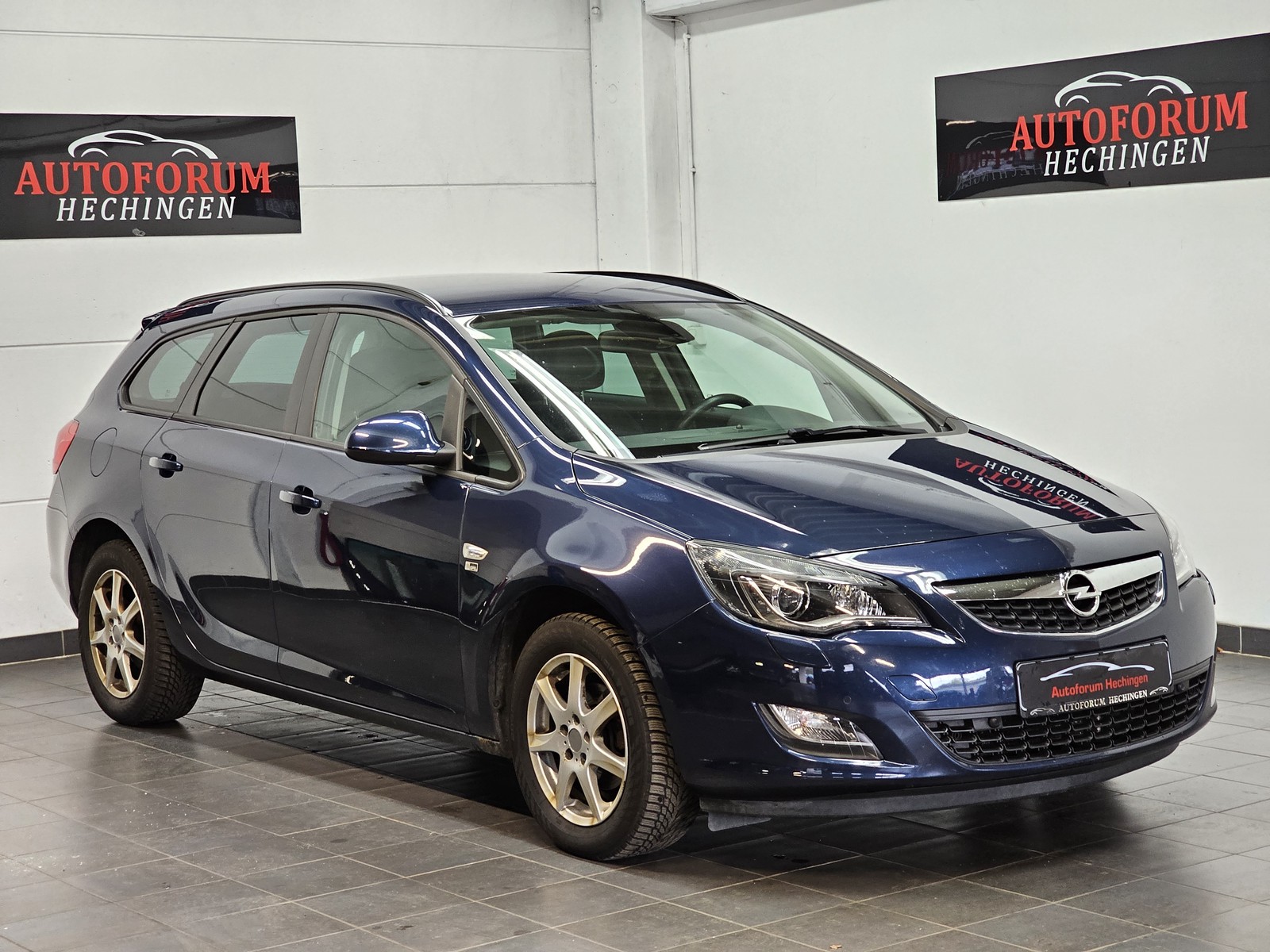 Opel Astra J Sports Tourer 150 Jahre Opel