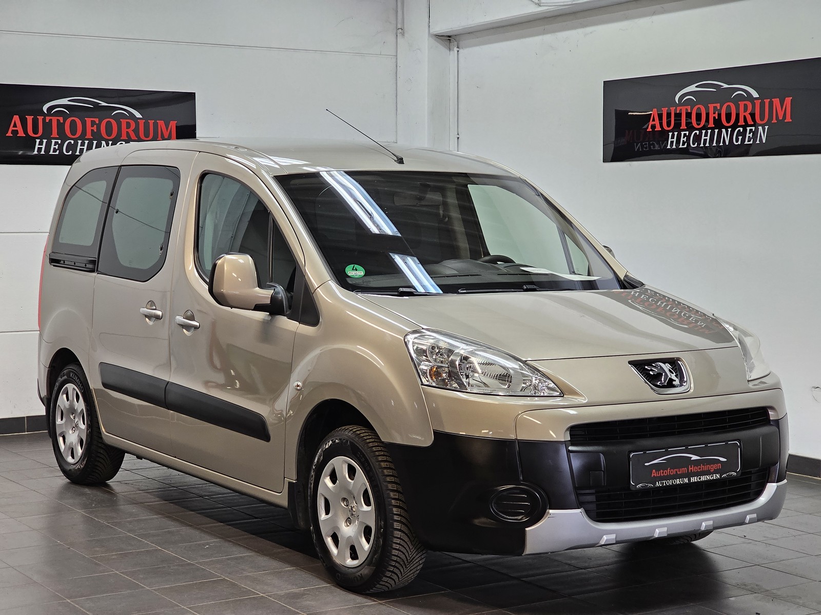 Peugeot Partner Tepee Tendance AHK Klima