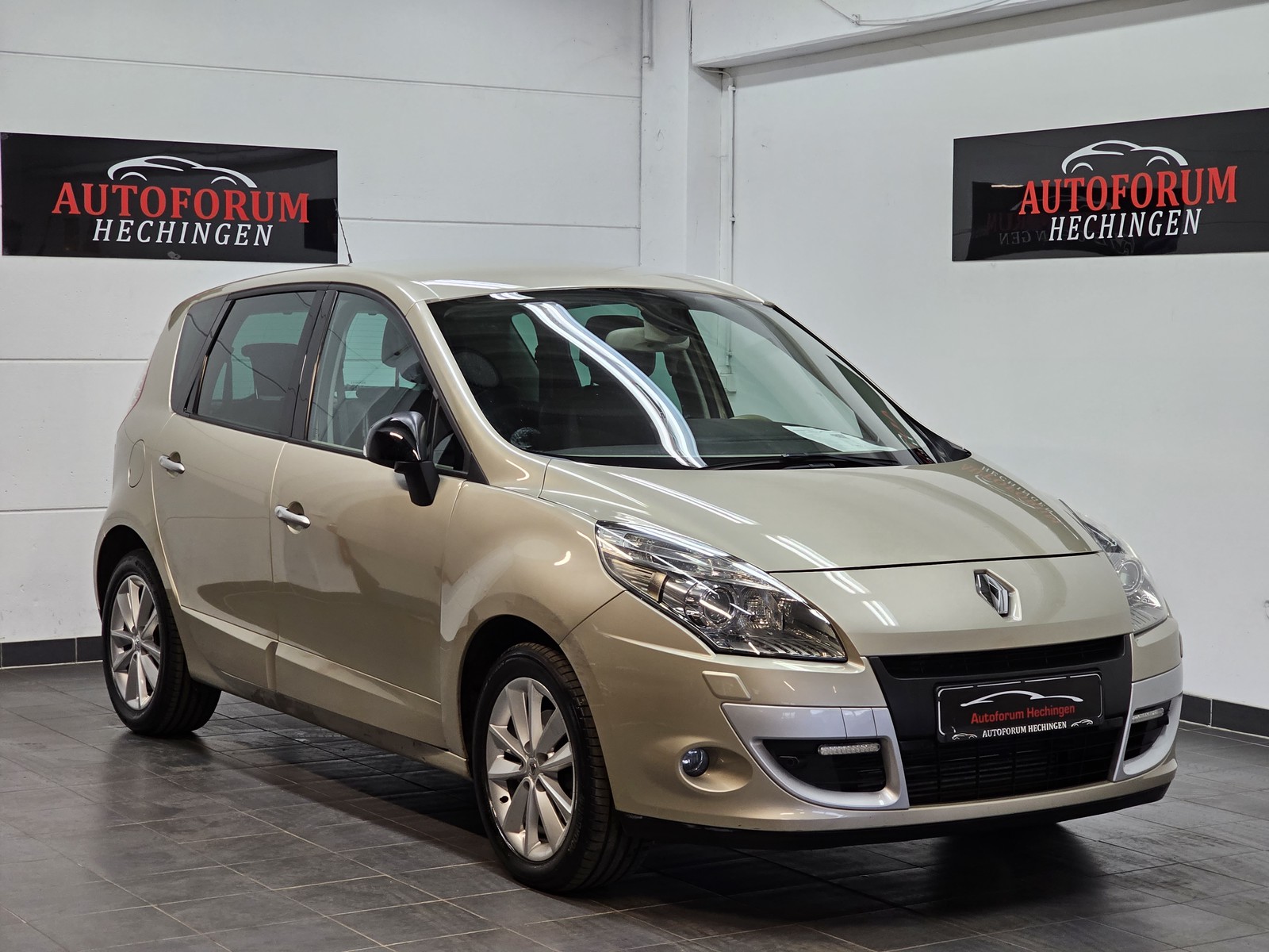 Renault Scenic dCi 150 Automatik Luxe 1.Hand Navi AHK Leder