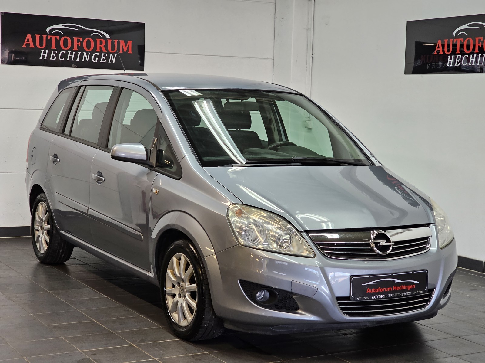Opel Zafira B Automatik 7 Sitzer AHK Tüv/Service NEU