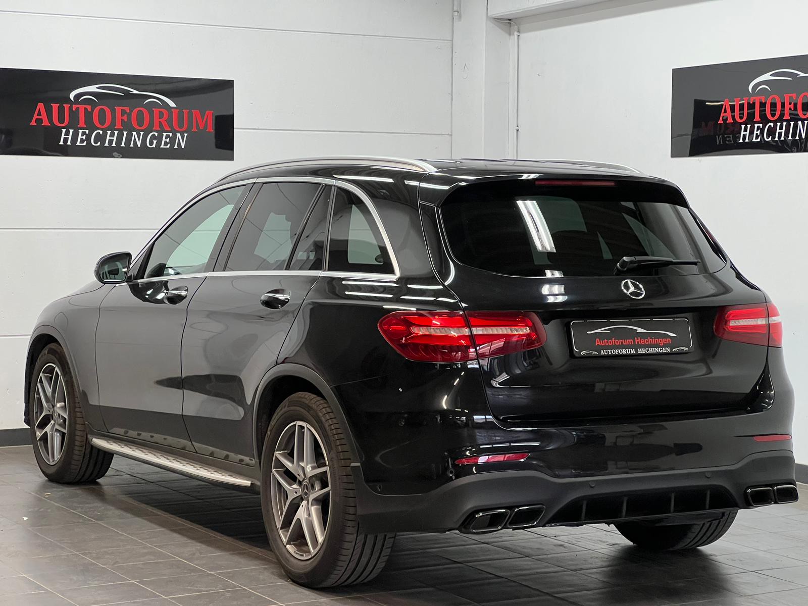 Mercedes-Benz GLC 250 d 4Matic AMG-Line Airmatic Pano Distronic Plus Keyless Spur.Totw. ILS AHK Burmester