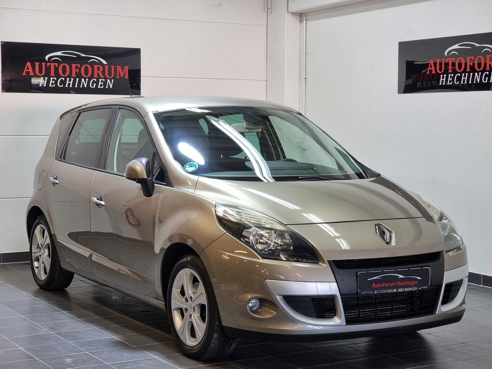 Renault Scenic III Dynamique Keyless Go AHK 1.Hand Klimaautomatik