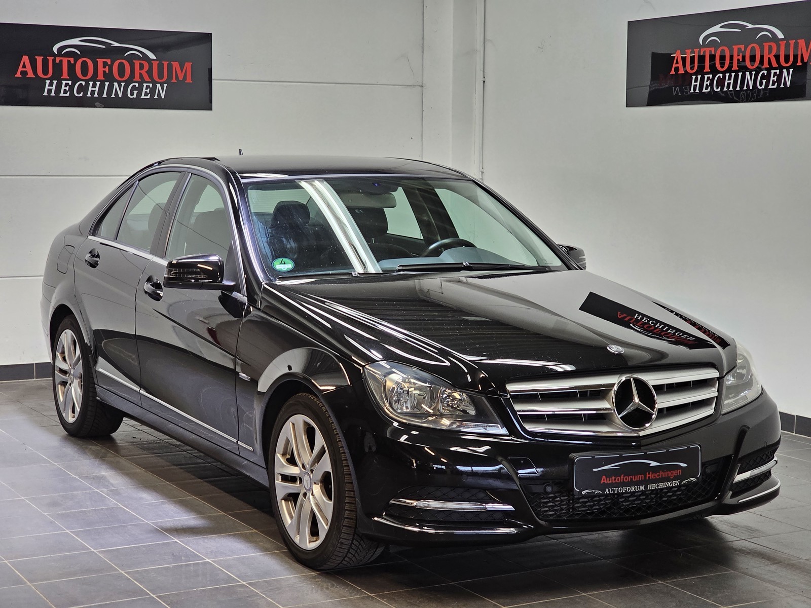 Mercedes-Benz C 180 CGI BlueEfficiency Automatik Navi Tempomat