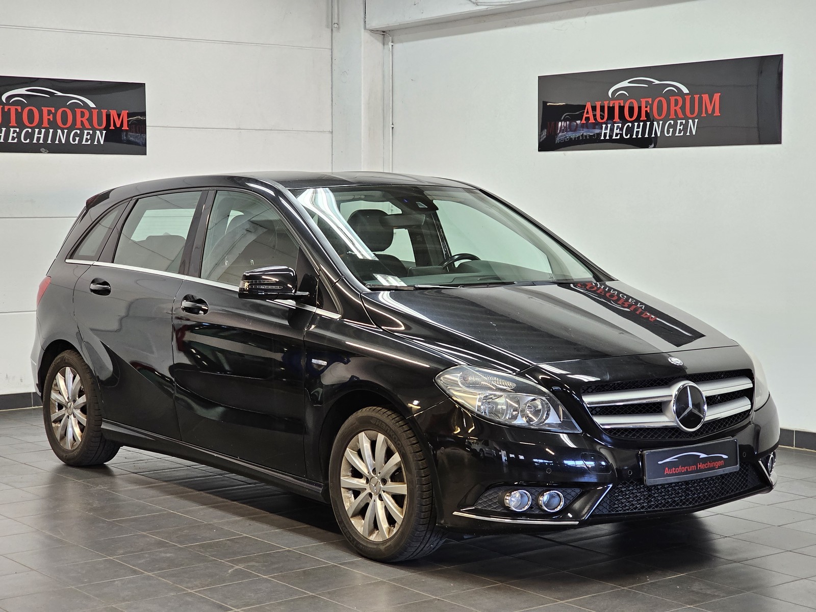 Mercedes-Benz B 200 EDITION 1 Navi Klima Harmann/Kardon Tüv Neu