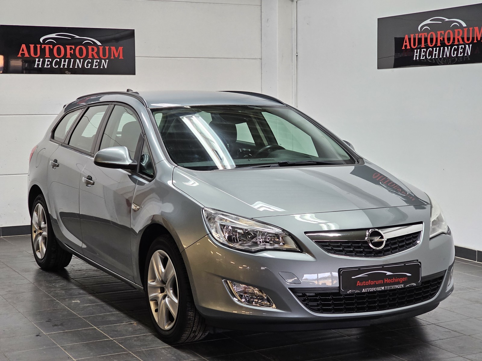 Opel Astra J Sports Tourer