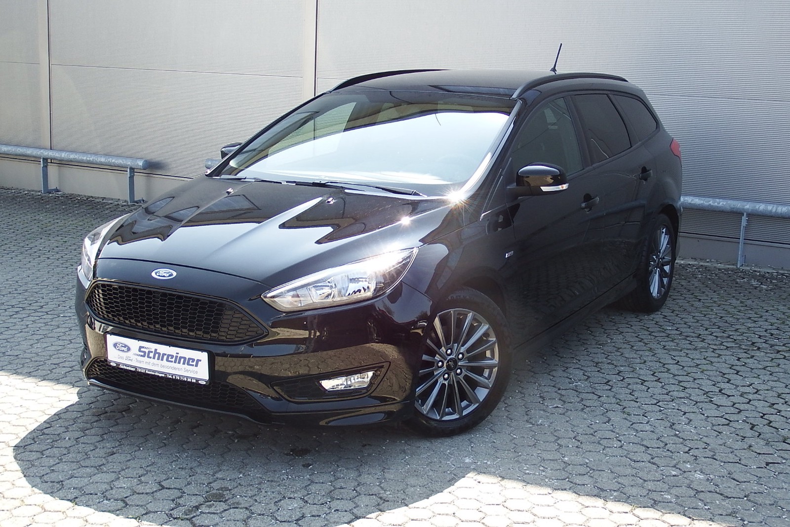 Ford Focus Turnier ST-Line mit Navi und Rückfahrkamera