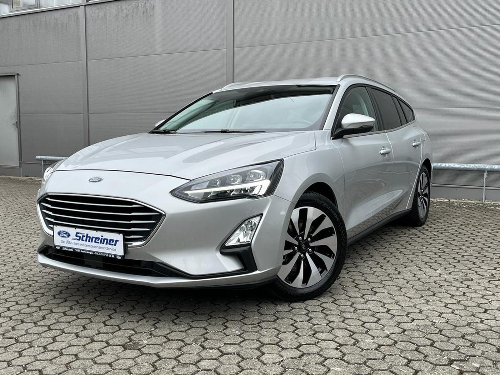 Ford Focus Turnier Cool & Connect mit LED | AHK