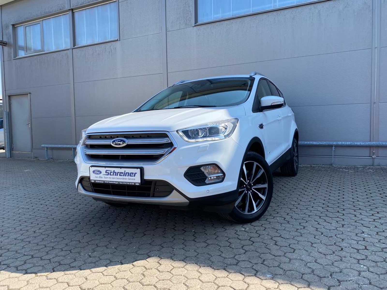 Ford Kuga Titanium mit AHK | Navi | Xenon