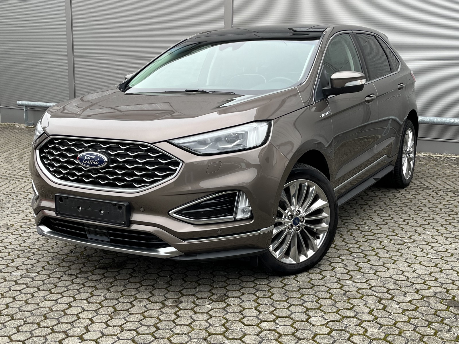 Ford Edge Vignale 4x4 AHK abnehmbar | Panorama-Schiebedach