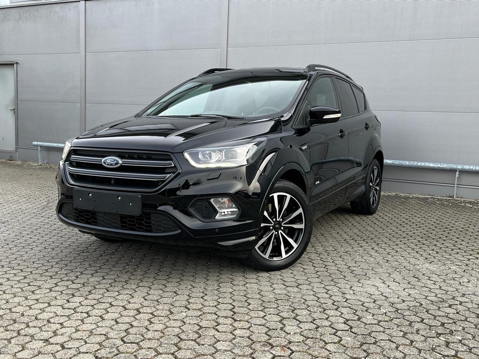 Ford Kuga ST-Line mit Autom. | 4x4 | AHK