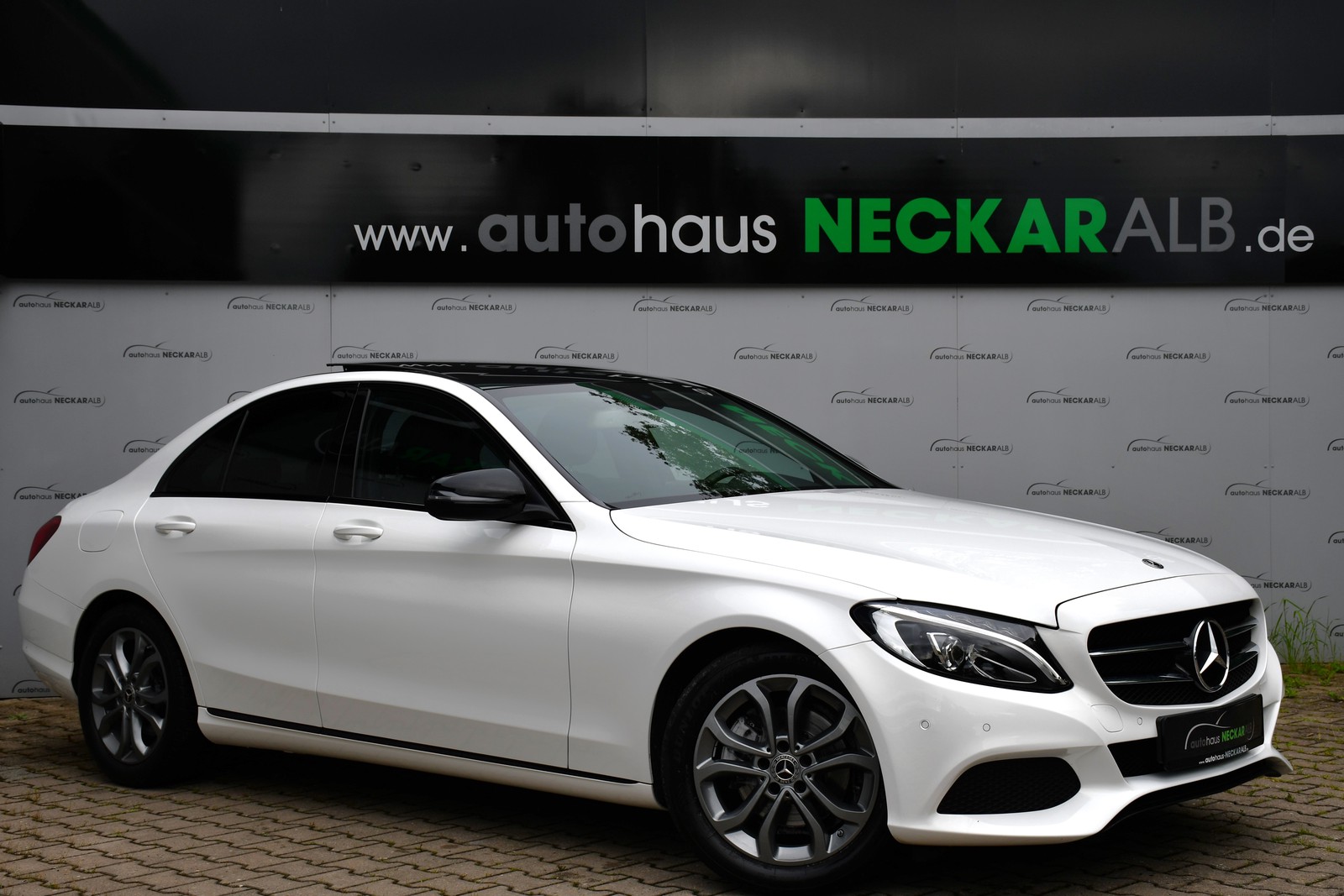 Mercedes-Benz C 200 CGI Avantgarde AHK Pano Night LED