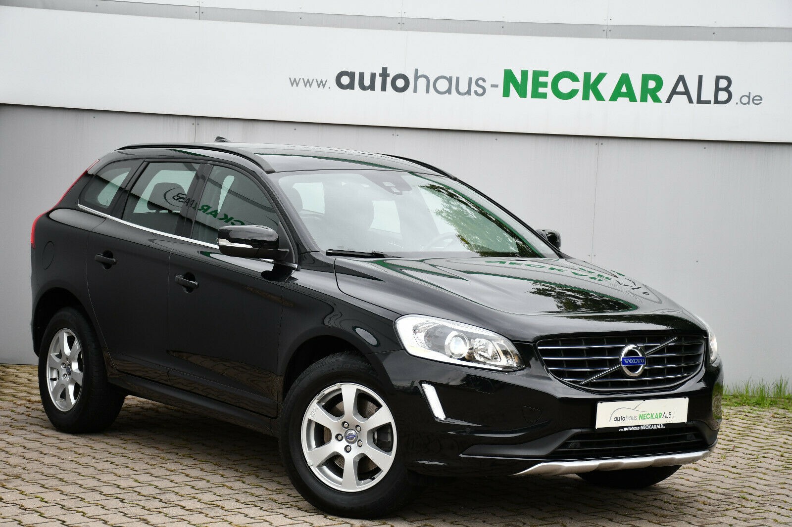 Volvo XC60 Momentum 2WD*Bi-Xenon*Navi*Tempomat*