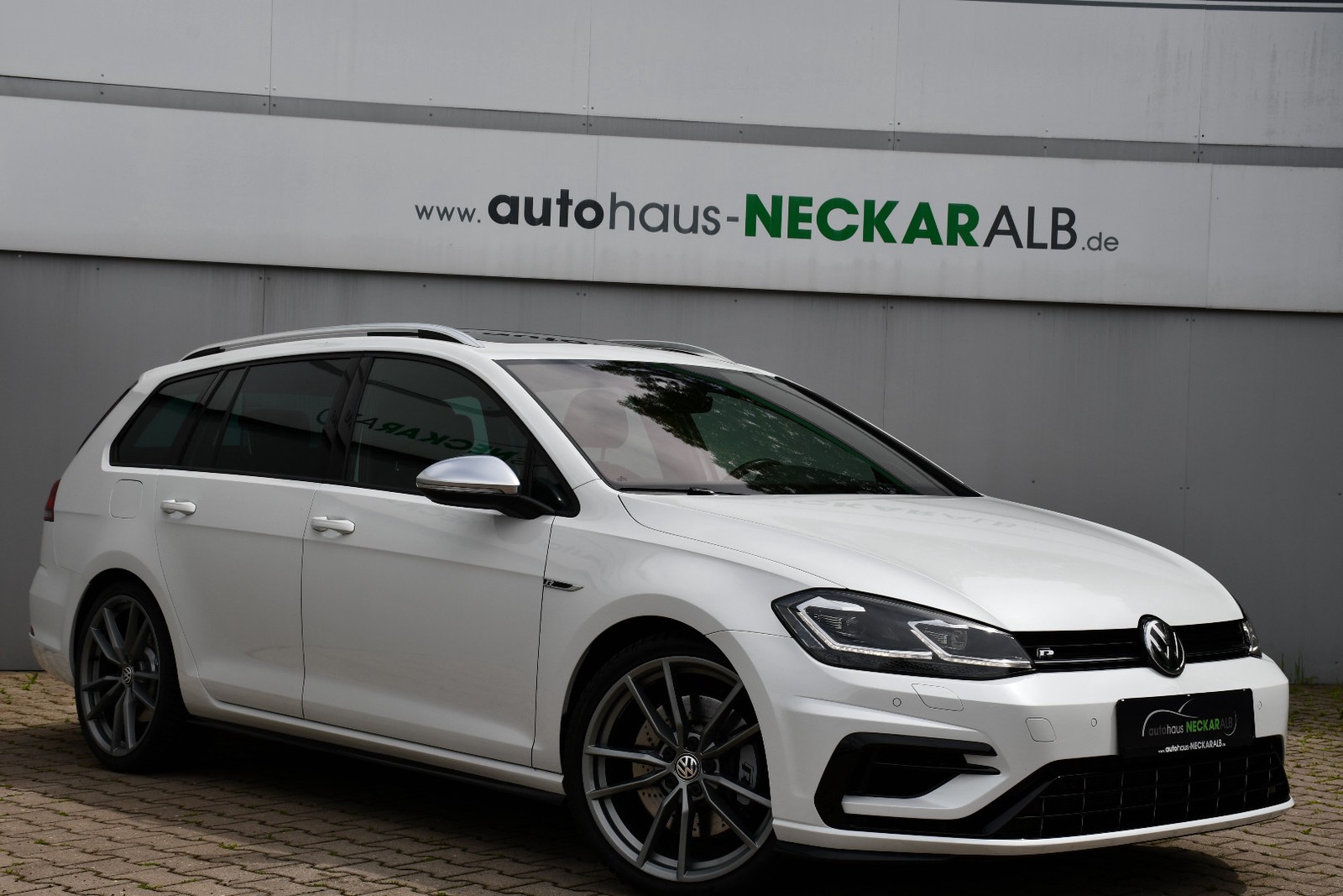 Volkswagen Golf VII Variant R 4Motion Pano LED Kamera