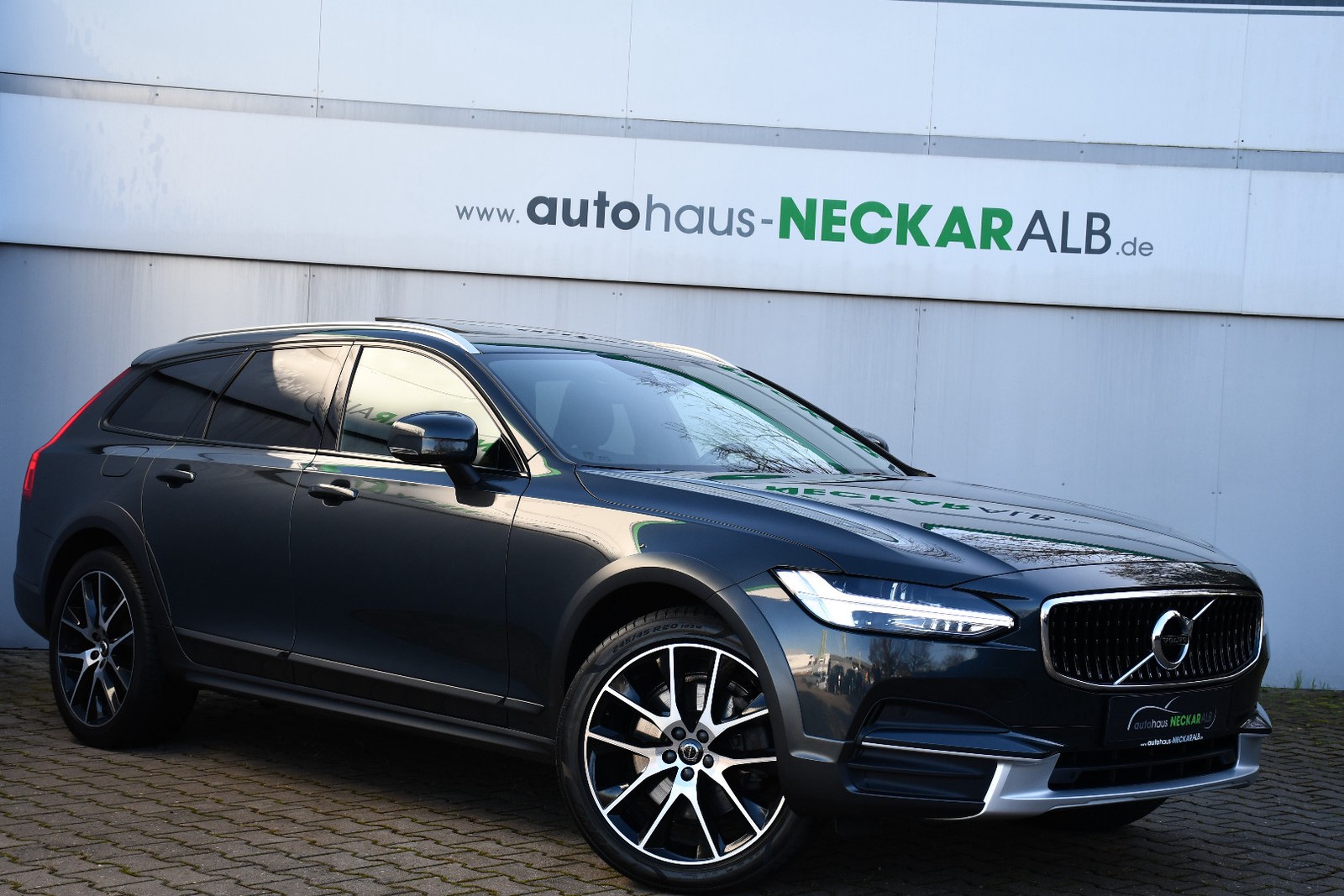 Volvo V90 Cross Country Pro AWD Pano AHK LED