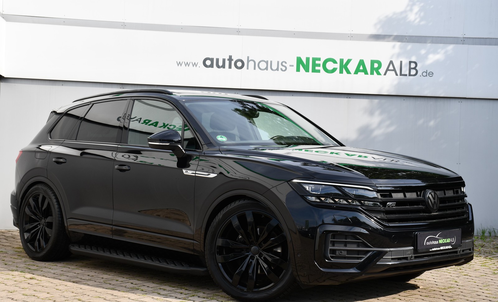 Volkswagen Touareg R-Line 4Motion Black Style Head-Up Pano
