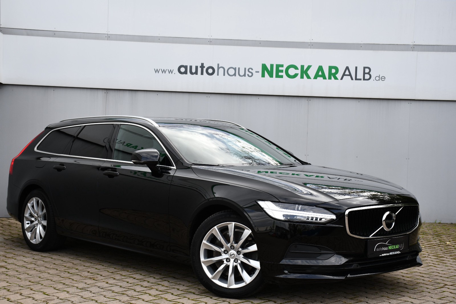Volvo V90 Kombi Momentum Pro 1.Hand LED Kamera Navi