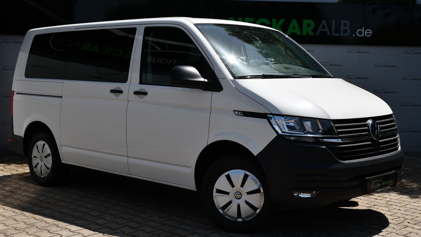 Volkswagen T6.1 Transporter Kombi FWD PDC 9-Sitzer