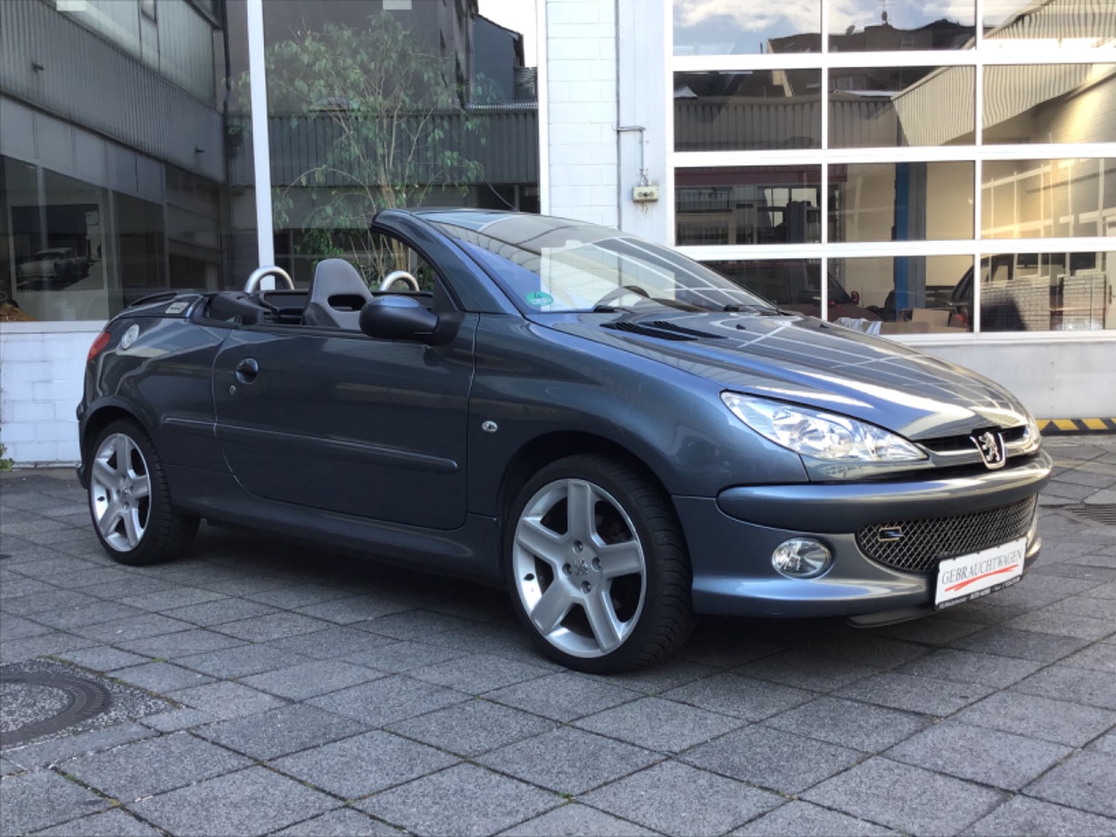 Peugeot 6 Cabriolet Cc Hdi Rc Line Gebraucht Kaufen In Dusseldorf Preis 3290 Eur Int Nr 323 Verkauft