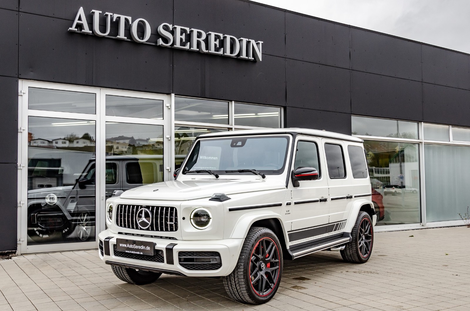 Mercedes Benz G 63 Amg White Neu Kaufen In Hechingen Bei Stuttgart Preis 2140 Eur Int Nr 2399 1 Verkauft