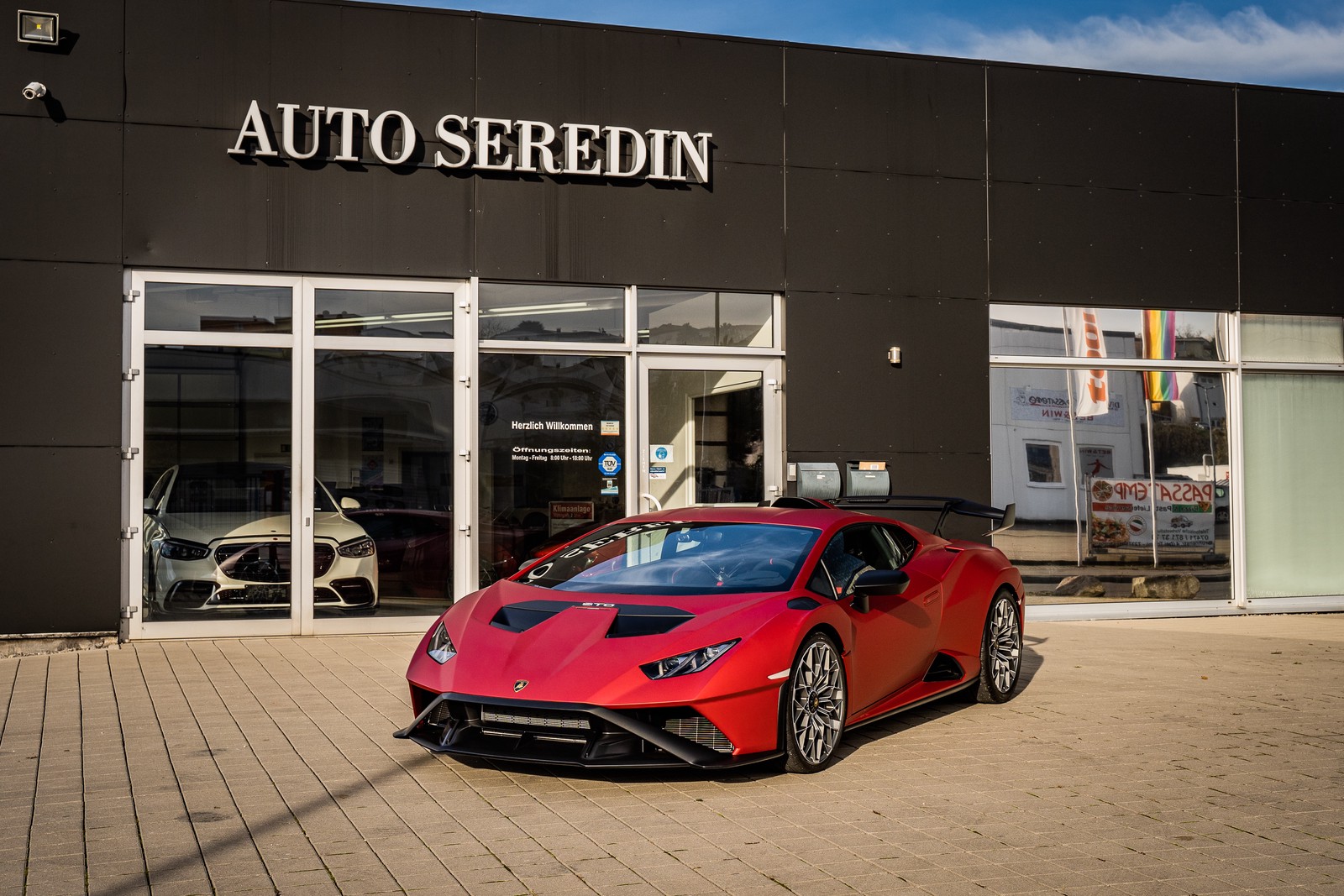 Lamborghini Huracan HURACAN STO new buy in Hechingen, Stuttgart Price  469812 eur .: 21-196 SOLD