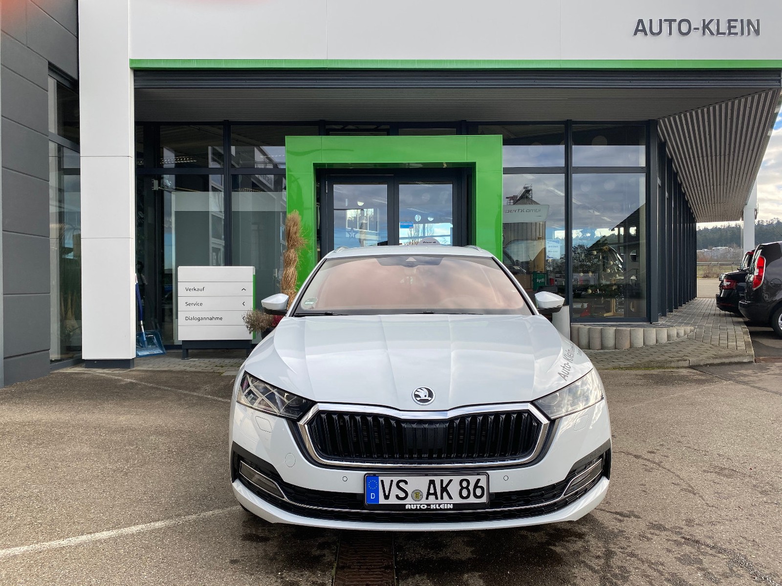 Skoda Octavia Combi First Edition 2.0 TDI DSG Columbus / Leder-Stoff/ AHK schwenk./Canton