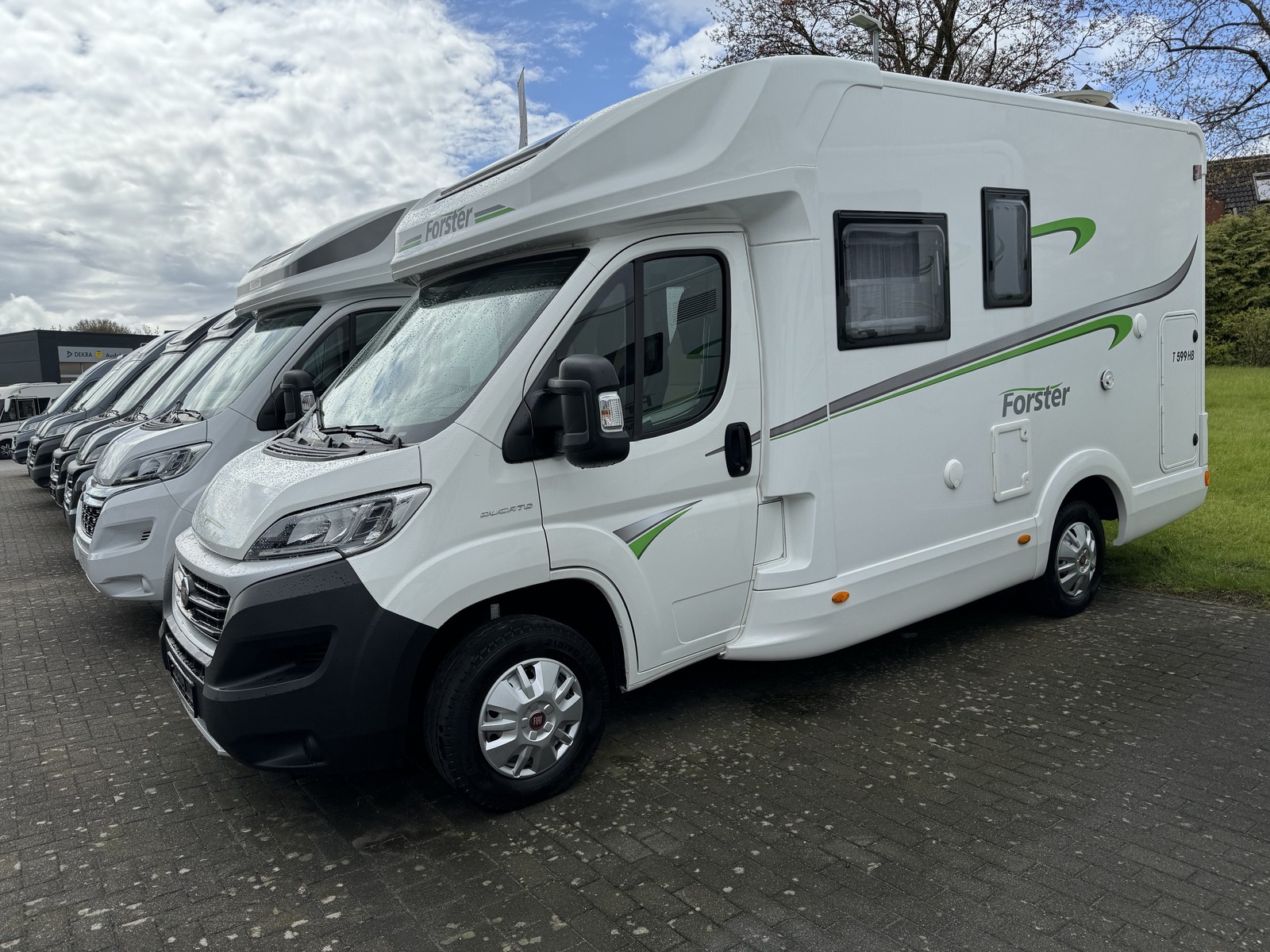 Forster FT 599 HB Dachklima Sat-Anlage Fahrassistenz 160PS