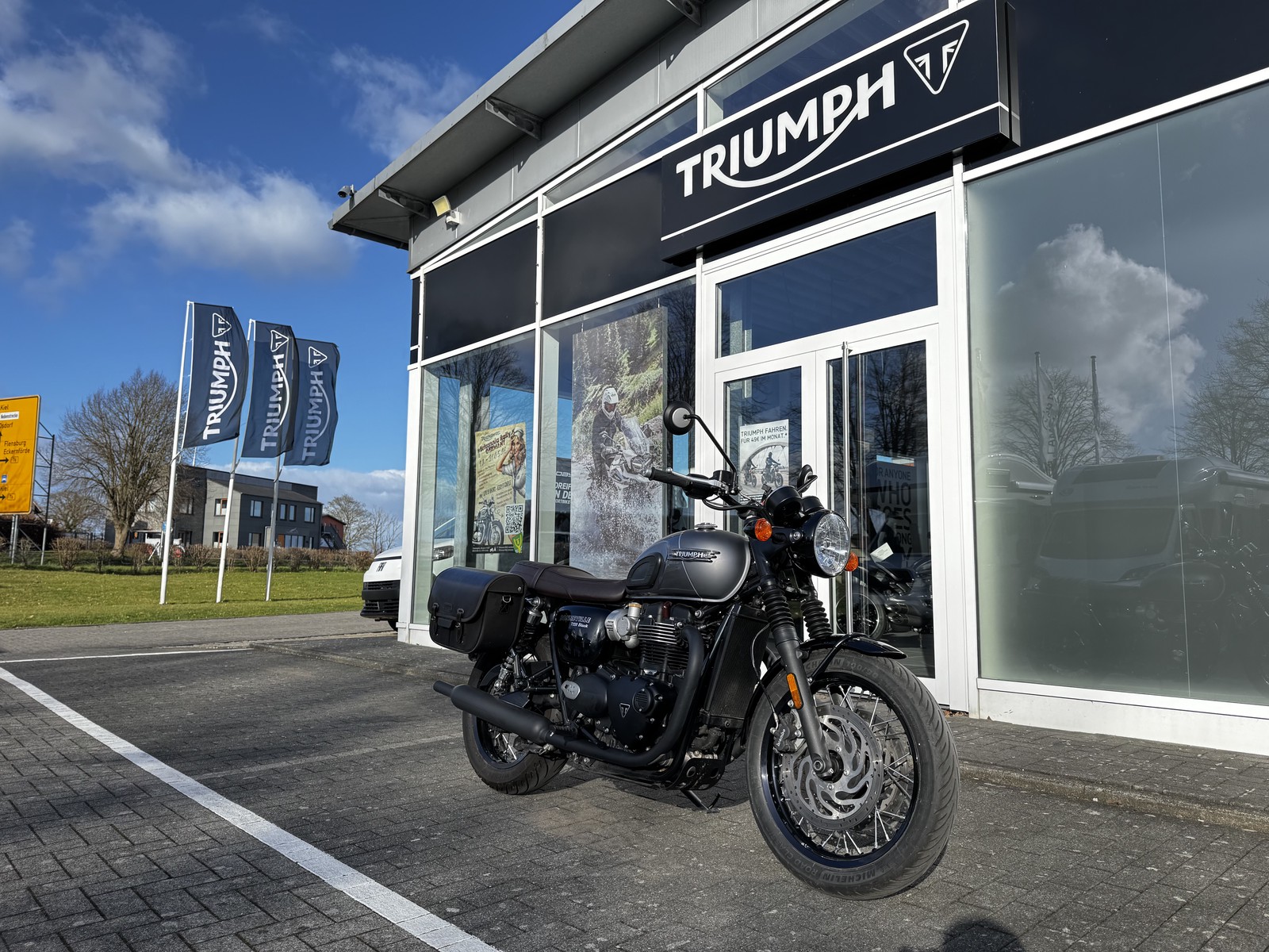 Triumph Bonneville T120 Black 1. Hand Wartung neu