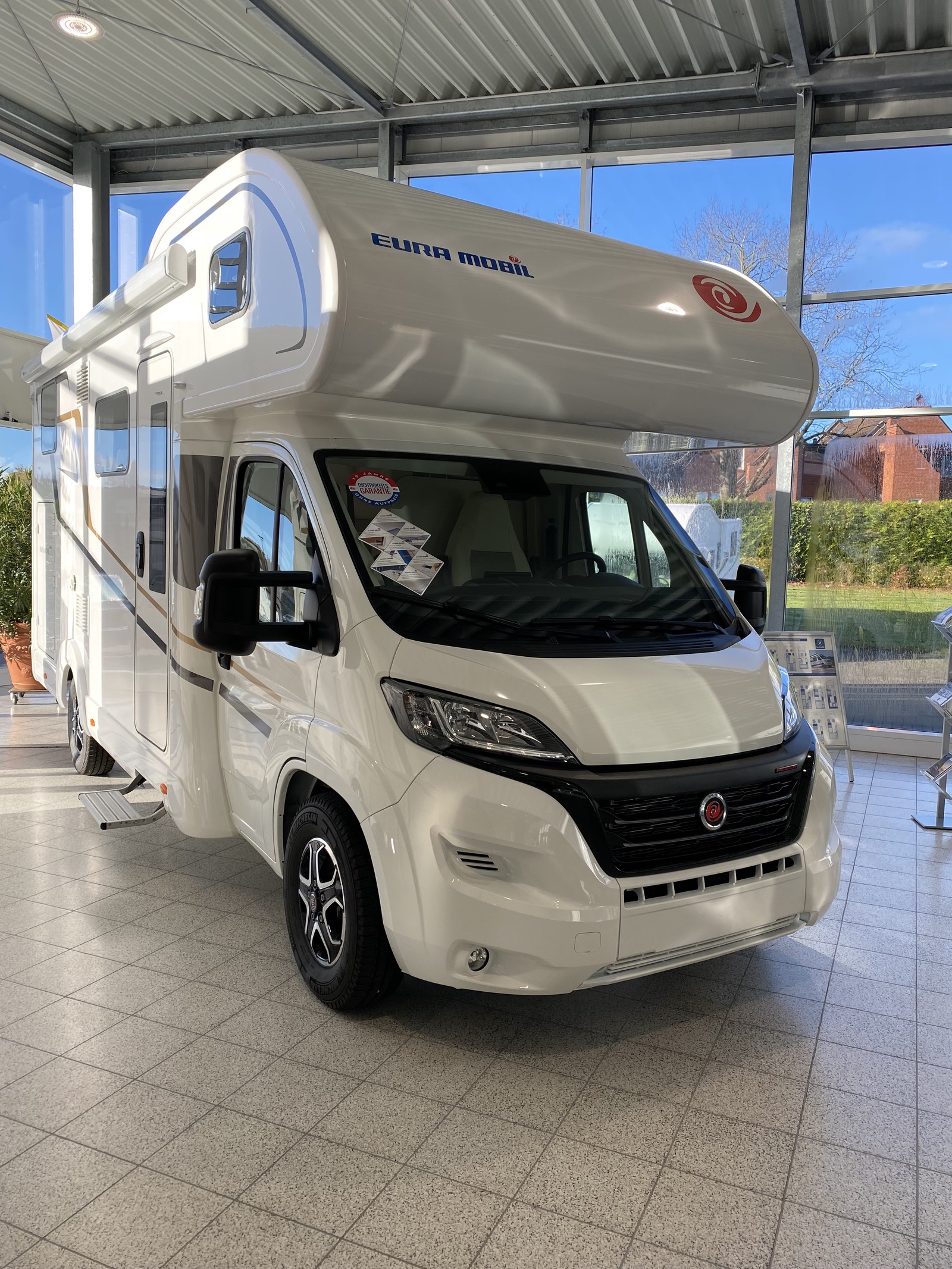 Eura Mobil Activa One 690 HB