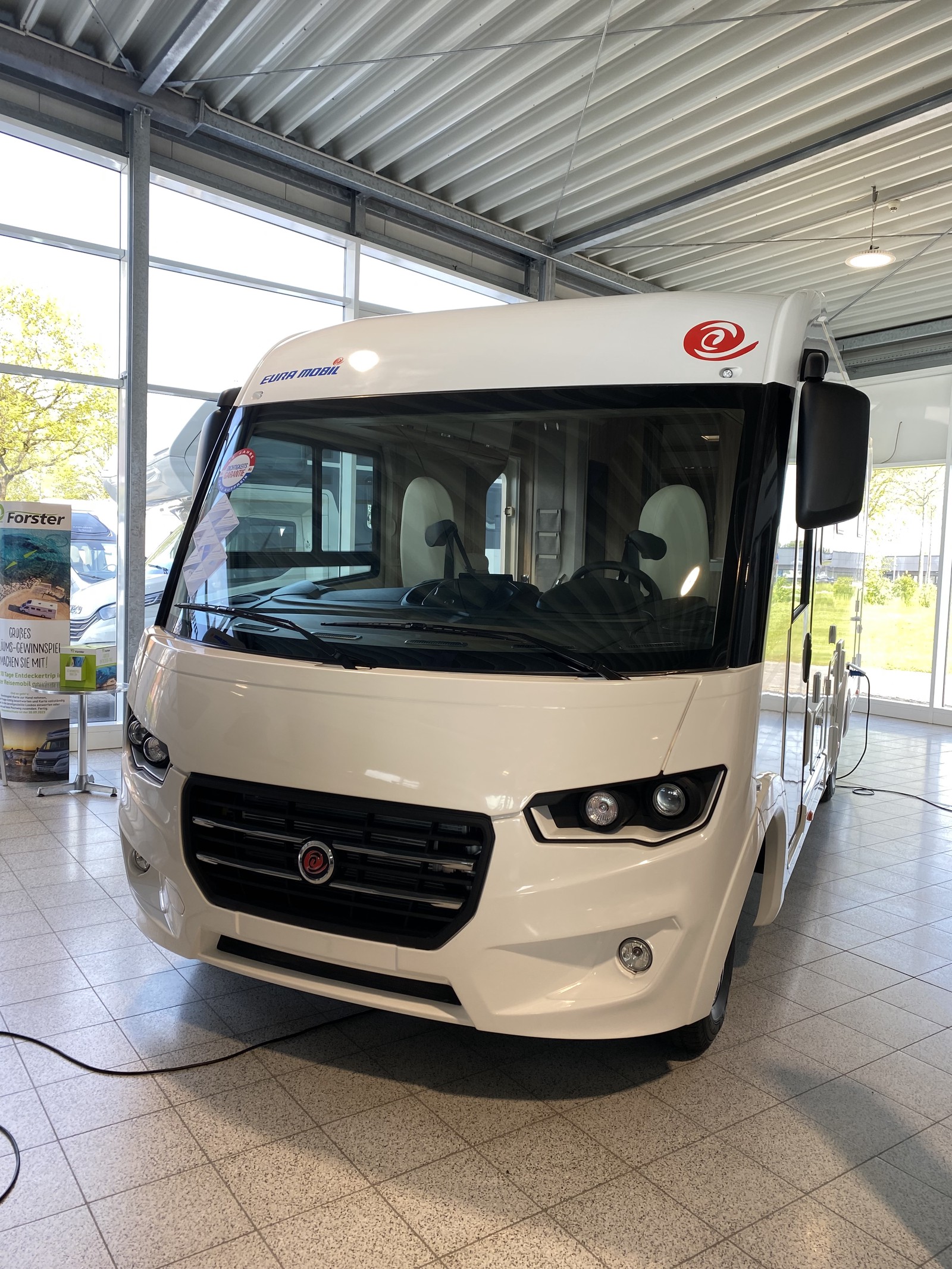 Eura Mobil Integra Line 720 QF Mondial Plus Autom Sofort