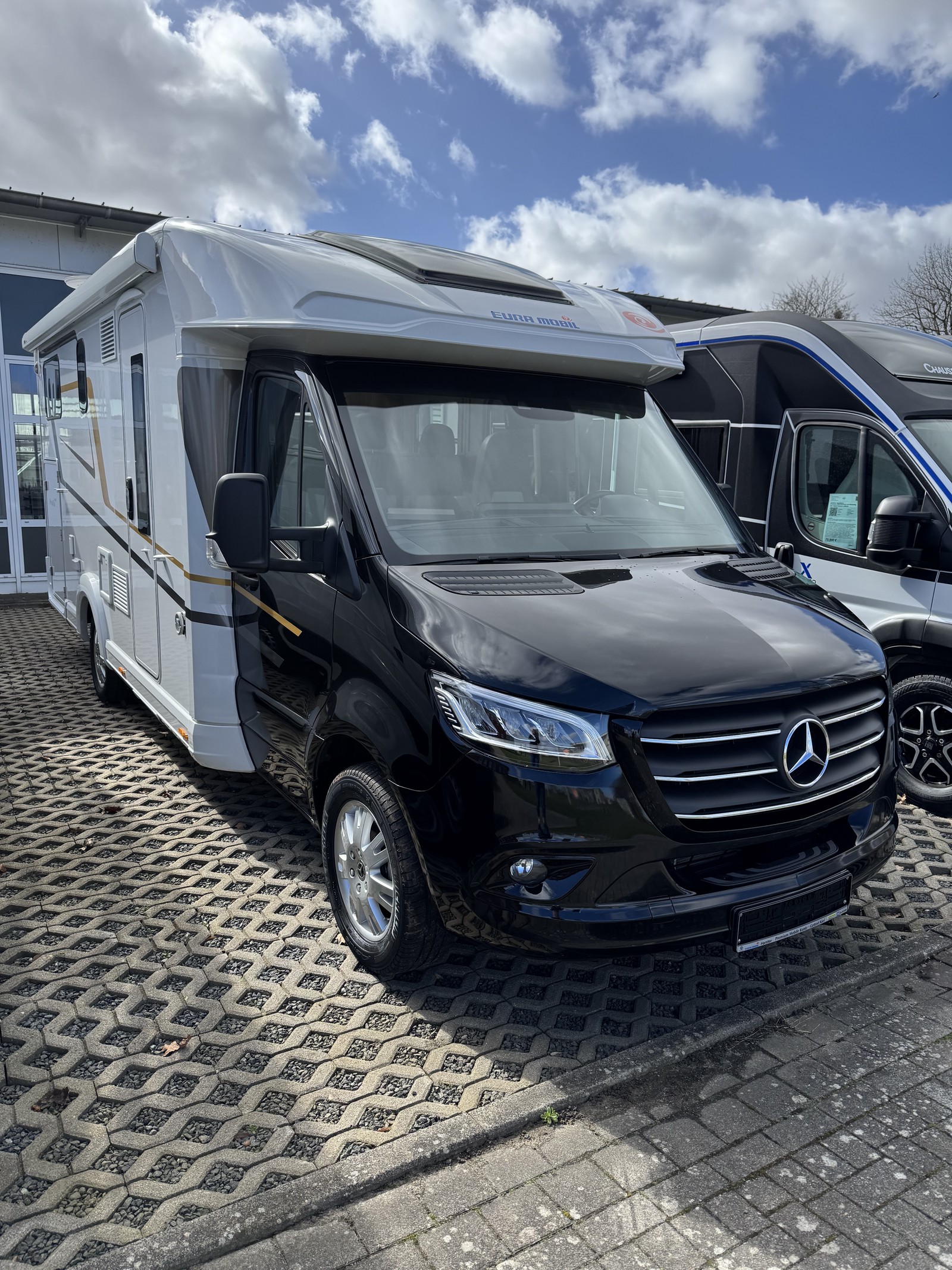 Eura Mobil Profila T 726 EB Mercedes* Voll*ACC*LED Mondial-S-Paket ACC LED-Licht Dachlimaanlage Sat-Anlage