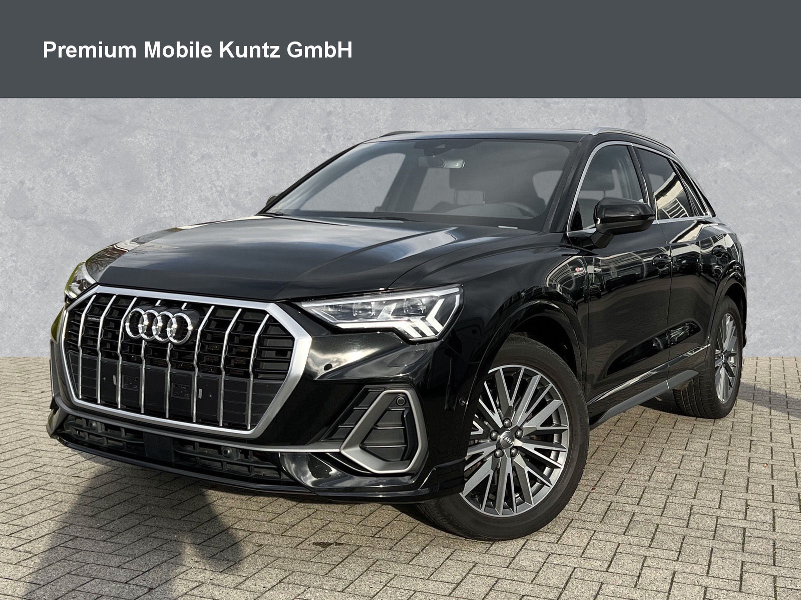 Audi Q3 45 TFSI quattro S line AHK+DSG+PANO+ACC
