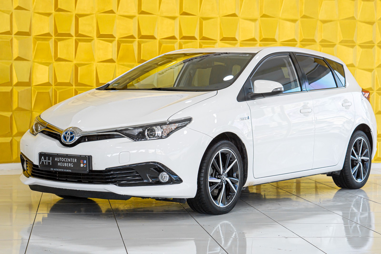 Toyota Auris Hybrid Edition-S+ KAM SERVICE NEU