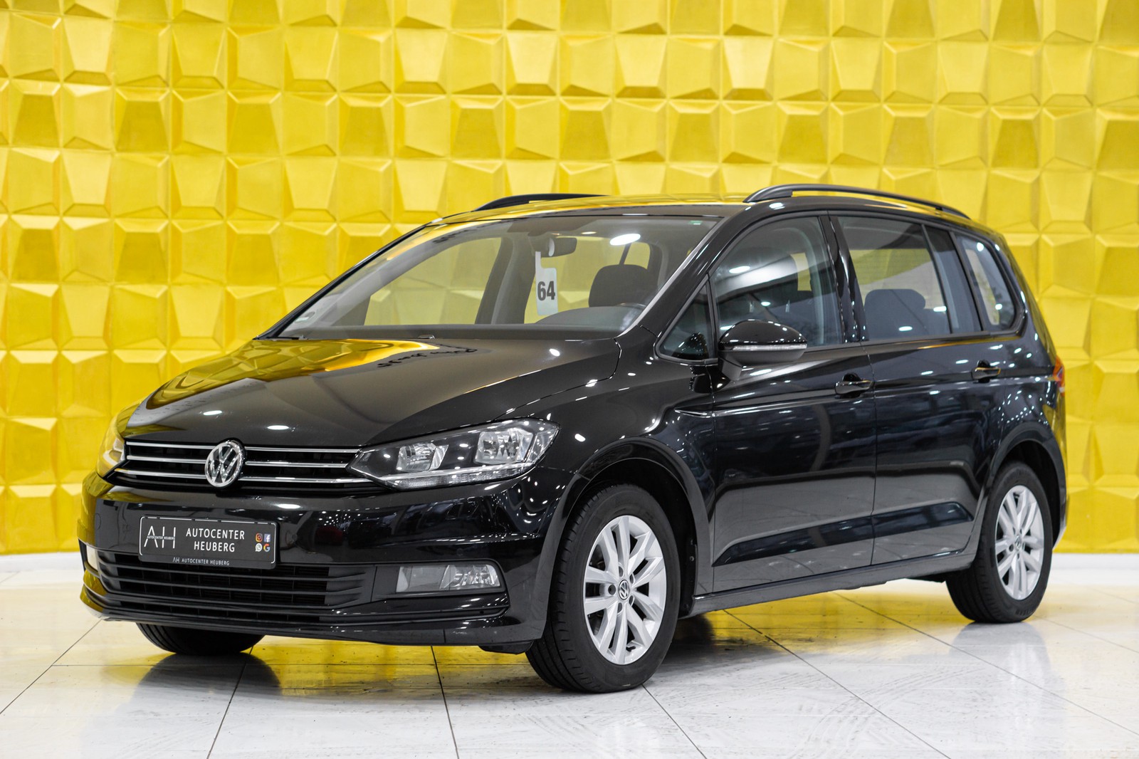Volkswagen Touran 1.6TDI NAVI ACC AHK SERVICE NEU