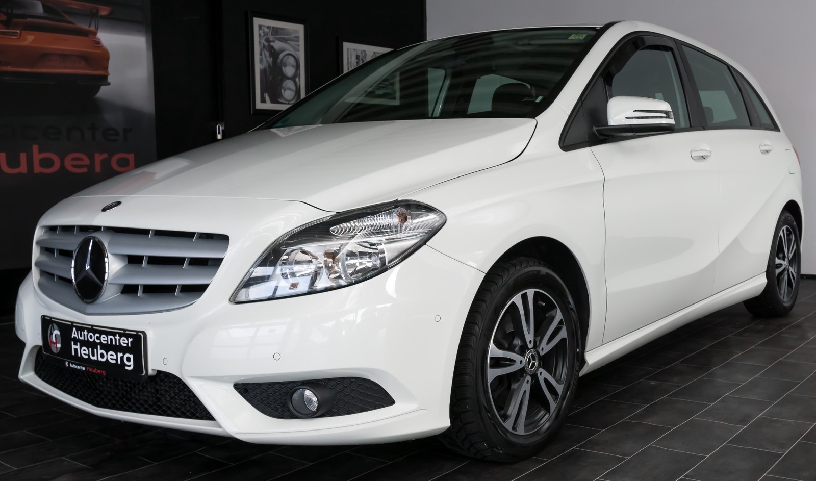 Mercedes-Benz B 200 /NAVI/PDC/STNDHEIZUNG/AHK/SHZ