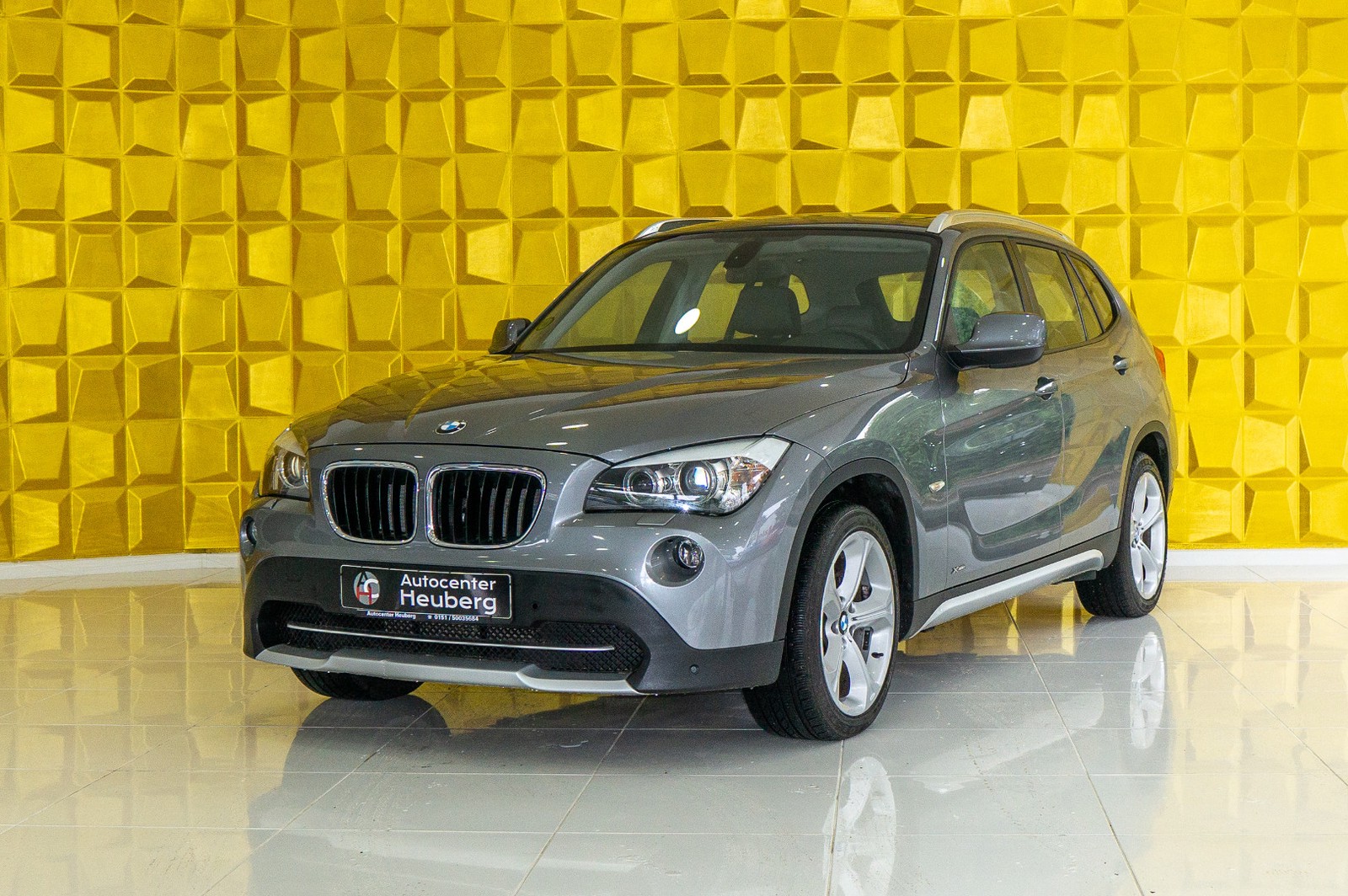 BMW X1 xDrive 20d/PANO/AUTOMATIK/BI-XENON/NAVI