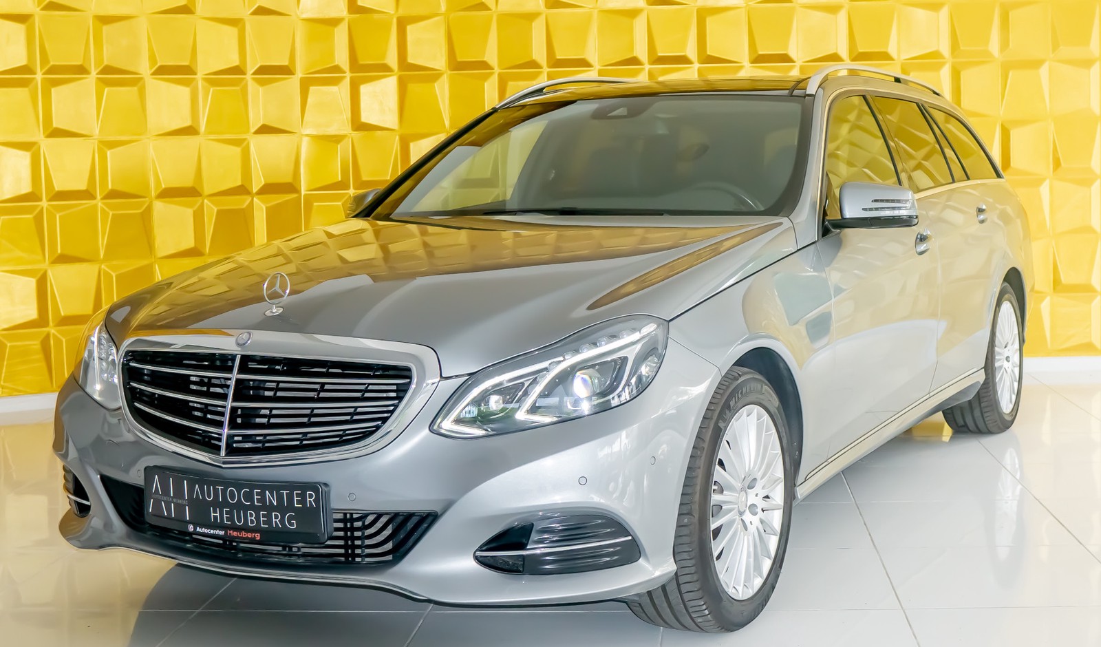 Mercedes-Benz E 200 BlueTec/100% VOLL/AHK/NAVI/KAMERA/PANO