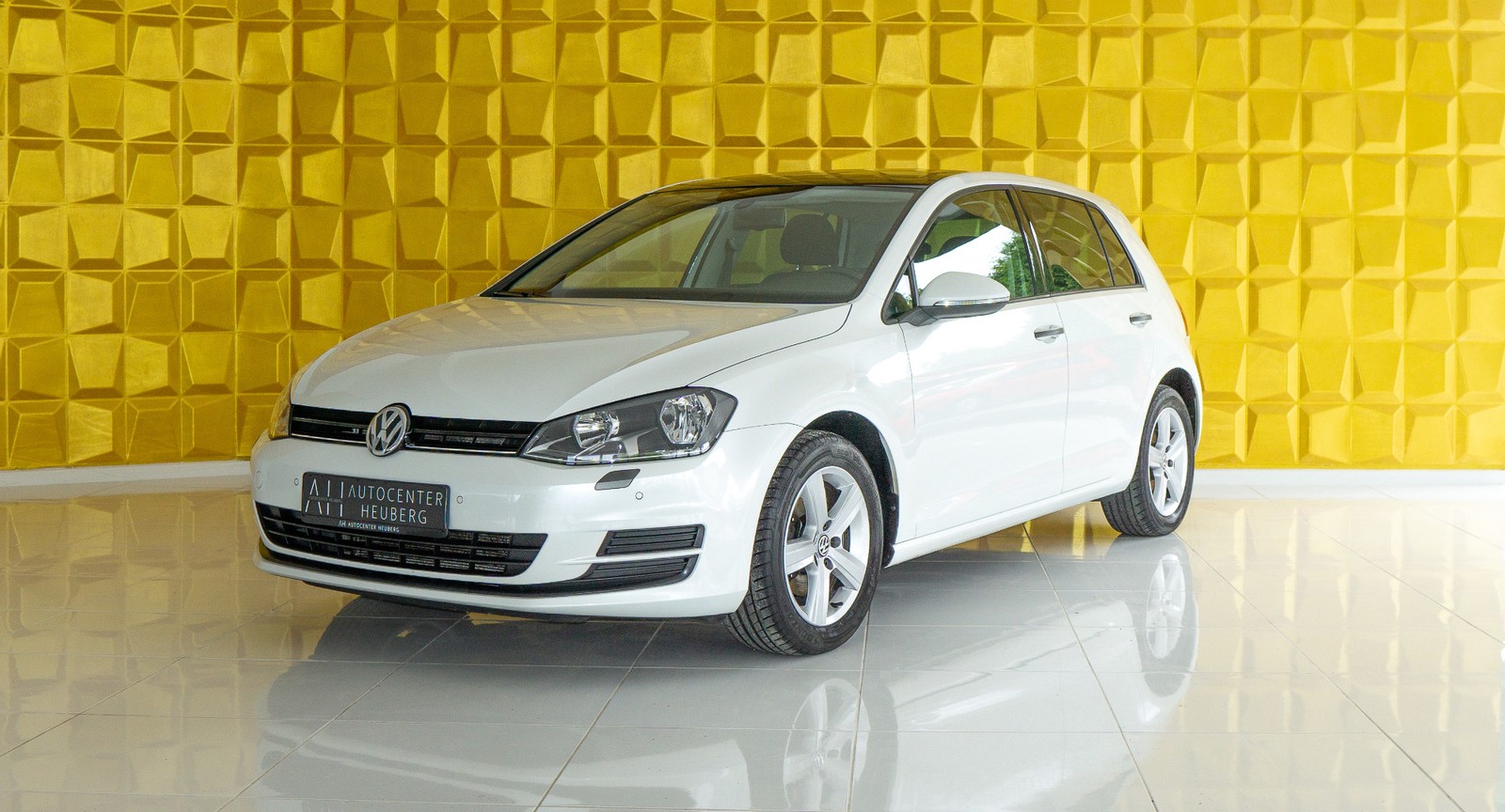 Volkswagen Golf VII1.4l/PANO/KAM./NAVI/GARANT./BREMSEN NEU